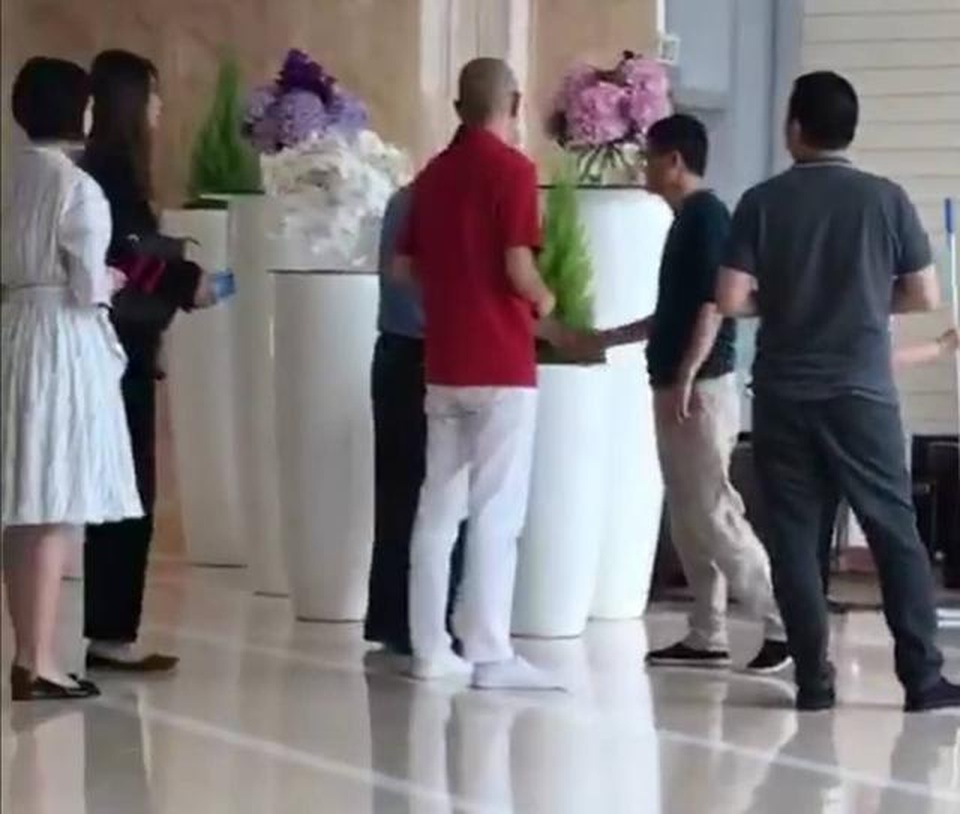 “Ông xã” của Triệu Vy lộ diện lần đầu sau nghi án ly hôn - 2 “Ông xã” của Triệu Vy lộ diện lần đầu sau nghi án ly hôn - 2
