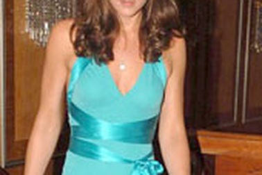 10 cảnh sát bảo vệ bạn gái của Hoàng tử William