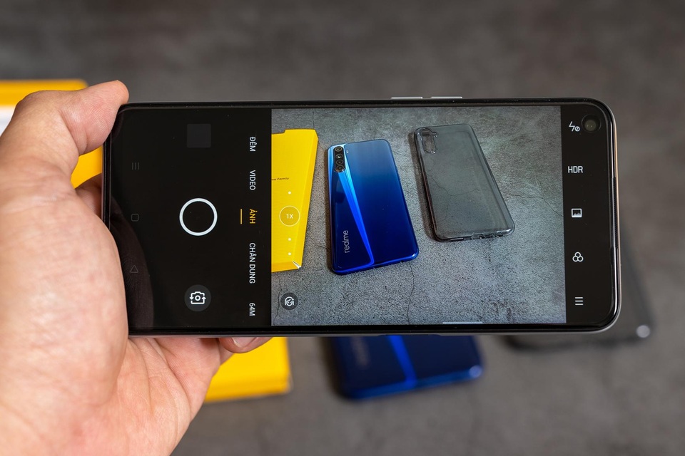 Đập hộp Realme 6 màn hình 90Hz giá từ 6 triệu đồng - 3 Đập hộp Realme 6 màn hình 90Hz giá từ 6 triệu đồng - 3