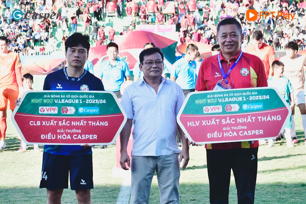 VPF và Casper Việt Nam trao giải thưởng tháng 6 V.League - 3