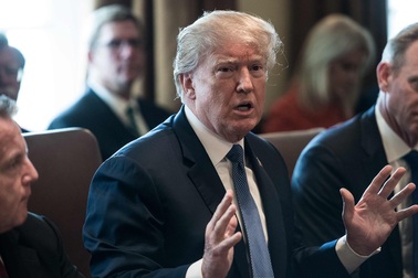 Ông Trump tuyên bố Mỹ sẽ quyết định đáp trả Syria trong 24-48 giờ tới