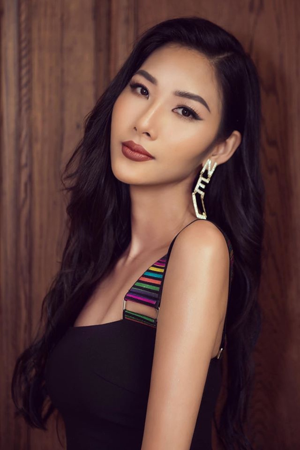 Hoàng Thùy: “Còn quá sớm để tôi nghĩ đến chuyện kết hôn, sinh con” - 1 Hoàng Thùy: “Còn quá sớm để tôi nghĩ đến chuyện kết hôn, sinh con” - 1