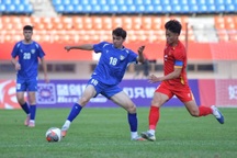 U22 Trung Quốc tạo địa chấn, U22 Việt Nam đua vô địch căng thẳng