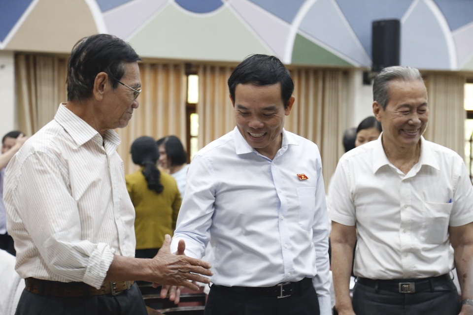 Cử tri TPHCM: Cần coi tham nhũng là tội phản quốc! - 1 Cử tri TPHCM: Cần coi tham nhũng là tội phản quốc! - 1