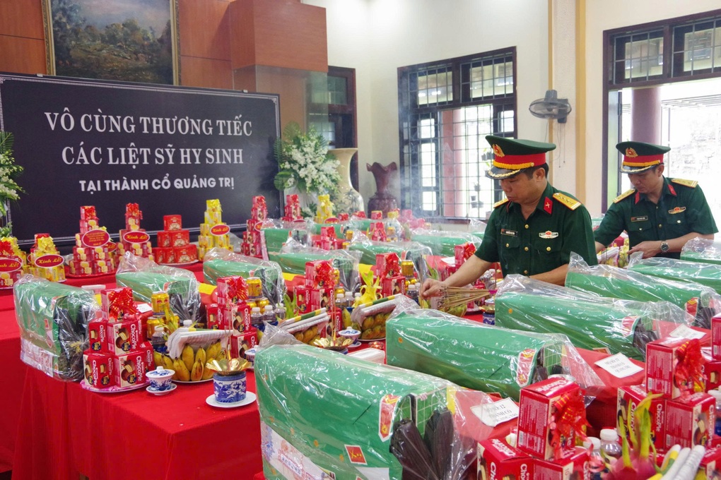 Thêm nhiều hài cốt liệt sỹ được tìm thấy tại Thành cổ Quảng Trị - 2 Thêm nhiều hài cốt liệt sỹ được tìm thấy tại Thành cổ Quảng Trị - 2