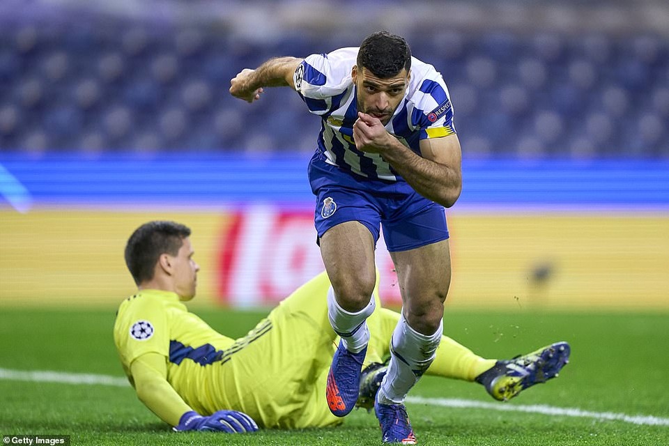 C.Ronaldo tịt ngòi, Juventus thua choáng váng trước Porto - 2