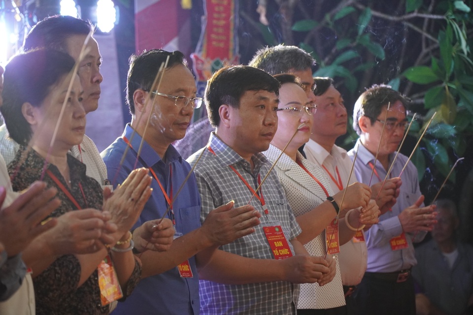 Nghĩa trang Liệt sĩ quốc gia Vị Xuyên rực sáng trong đêm thiêng liêng - 3 Nghĩa trang Liệt sĩ quốc gia Vị Xuyên rực sáng trong đêm thiêng liêng - 3