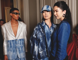 Thiết kế denim phá cách gây ấn tượng tại Tuần lễ thời trang Paris - 1 Thiết kế denim phá cách gây ấn tượng tại Tuần lễ thời trang Paris - 1