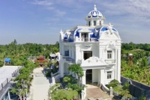 Vụ "biệt thự đẹp nhất Cà Mau": Chủ biệt thự xin khắc phục dần vì thiếu tiền