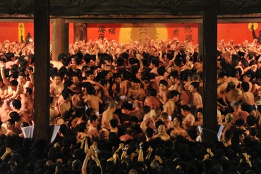 Những lễ hội mùa đông độc đáo chỉ có tại xứ sở hoa anh đào