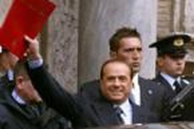 Thủ tướng Italia Berlusconi từ chức