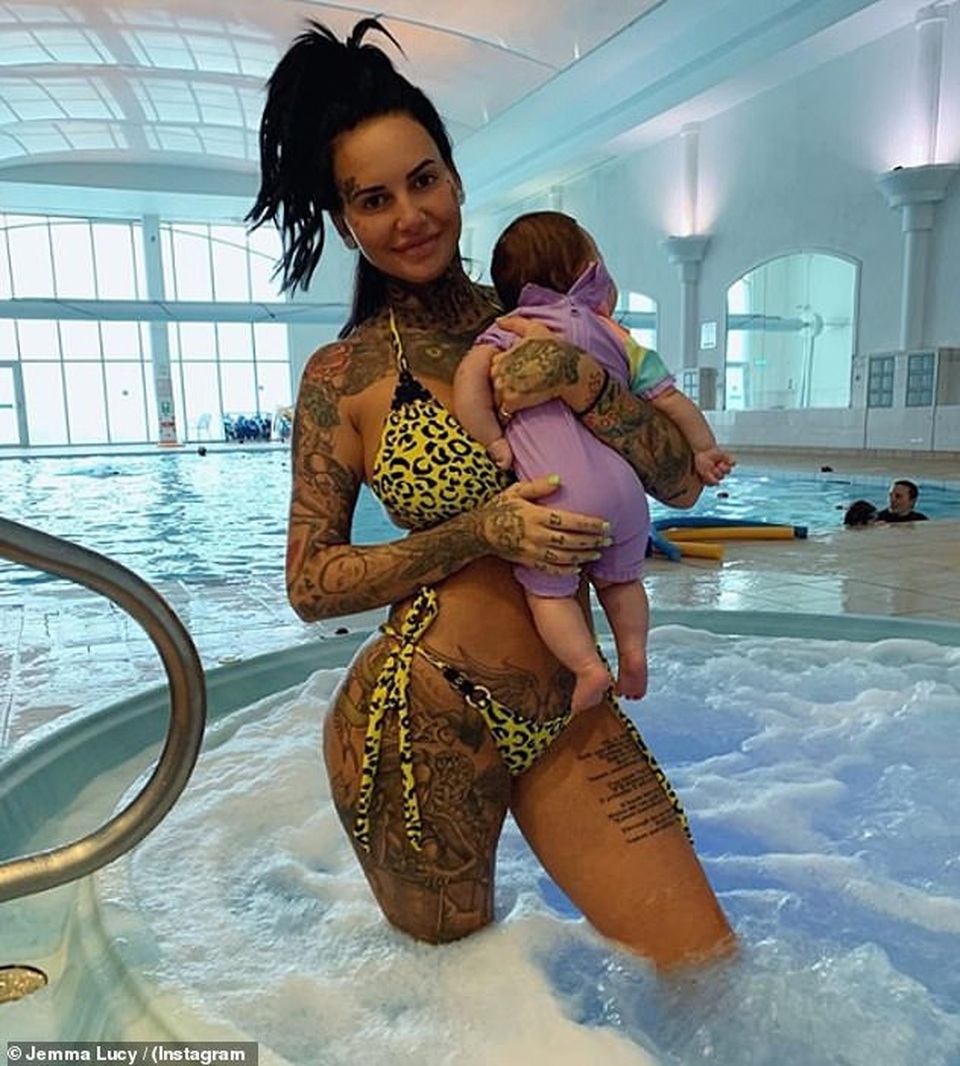 Choáng với loạt hình xăm của Jemma Lucy - 5 Choáng với loạt hình xăm của Jemma Lucy - 5