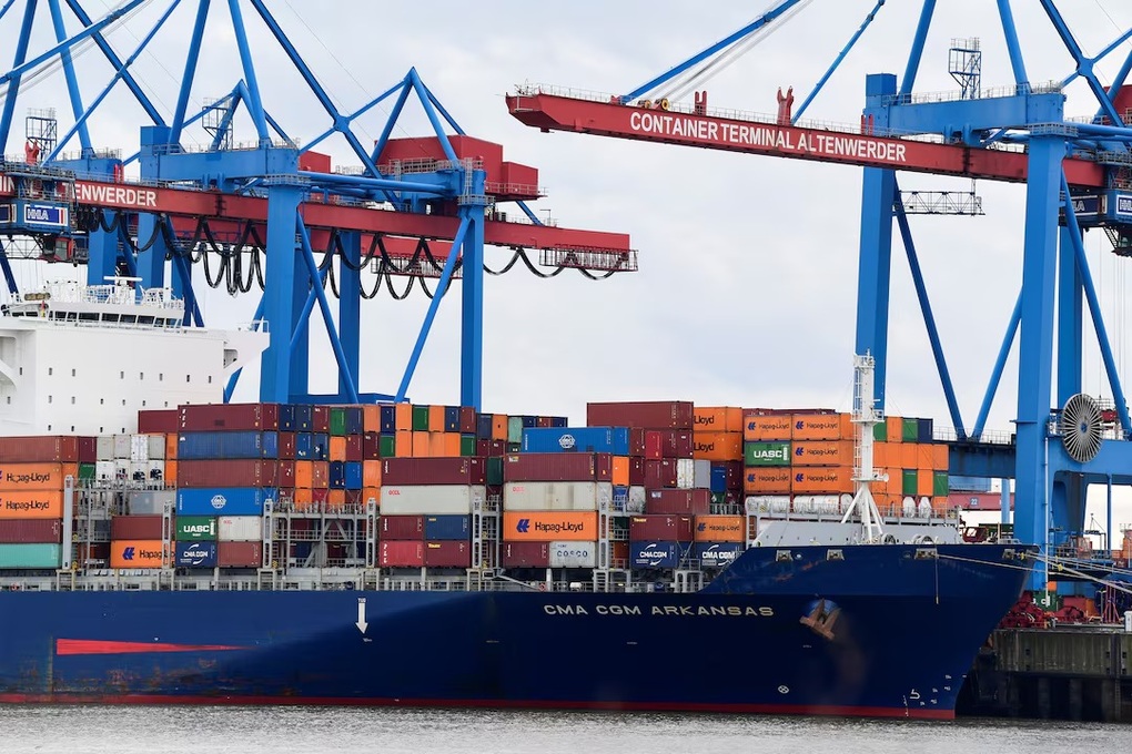 EU hoãn đáp trả thuế quan của Mỹ trong 6 tháng - 1 EU hoãn đáp trả thuế quan của Mỹ trong 6 tháng - 1