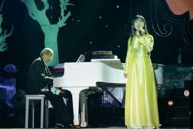 Ánh Tuyết: “Tôi với Nguyễn Ánh 9 như mắc nợ nhau từ muôn kiếp nào”