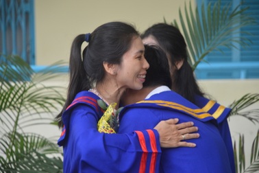 Rưng rưng buổi lễ tri ân và trưởng thành của học sinh lớp 12