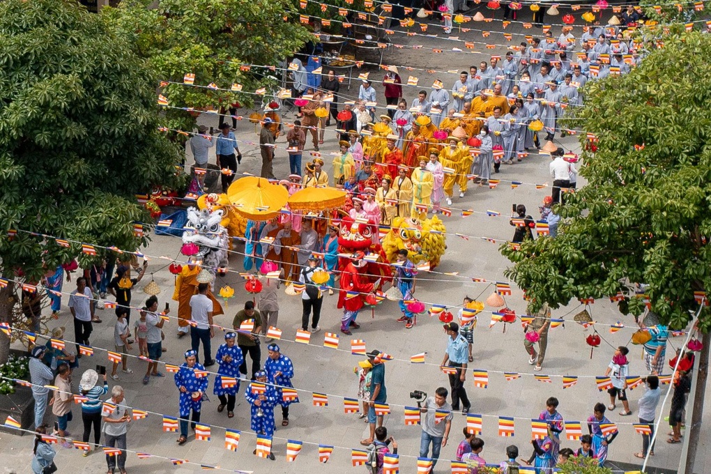Núi Bà Đen hút hàng triệu khách tham quan trong 6 tháng đầu năm - 4 Núi Bà Đen hút hàng triệu khách tham quan trong 6 tháng đầu năm - 4