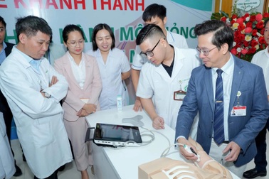 Bệnh viện Bạch Mai có phòng mô phỏng tiếp cận mạch máu hiện đại