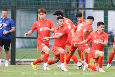 Đội tuyển Việt Nam thắng U22 Việt Nam trong trận đấu tập nội bộ