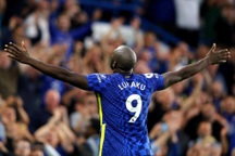 Lukaku ganh đua với Ronaldo, Chelsea vẫn đứng sau Man Utd