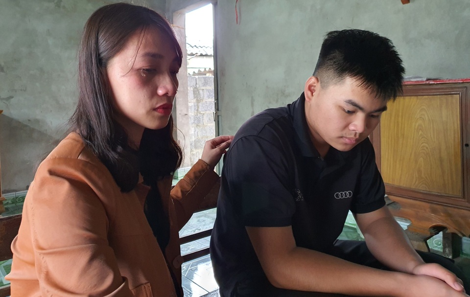 Giọt nước mắt nghẹn ngào của cô giáo chủ nhiệm thương cậu học trò mồ côi - 4 Giọt nước mắt nghẹn ngào của cô giáo chủ nhiệm thương cậu học trò mồ côi - 4