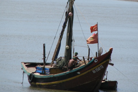 Vùng dự báo tâm bão sẵn sàng... đón bão