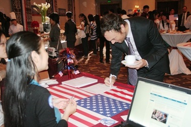 Giới làm ăn Việt thích Obama hơn Romney