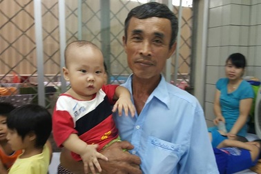 Sốt, tiêu chảy suốt 9 ngày vì.... viêm màng não mủ