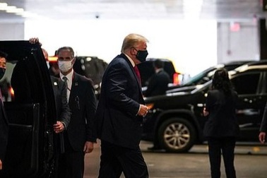 Ông Trump vào bệnh viện thăm em trai ốm nặng