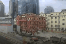 Di chuyển tòa nhà khổng lồ 3.800 tấn giữa đường phố