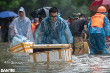Ký túc xá ở TPHCM miễn phí gần một năm cho hàng chục sinh viên vùng lũ