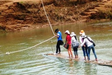 Trường “vận động” cả tiền hỗ trợ học sinh nghèo để tu sửa cơ sở vật chất
