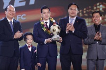 Văn Quyết giành Quả bóng vàng: Phần thưởng xứng đáng