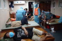 Chìm tàu, 9 thuyền viên rơi xuống biển, 2 người mất tích