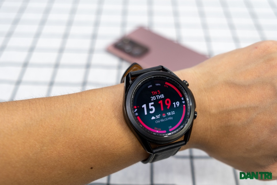 Mở hộp Galaxy Watch 3, so sánh cùng đối thủ Apple Watch - 13 Mở hộp Galaxy Watch 3, so sánh cùng đối thủ Apple Watch - 13
