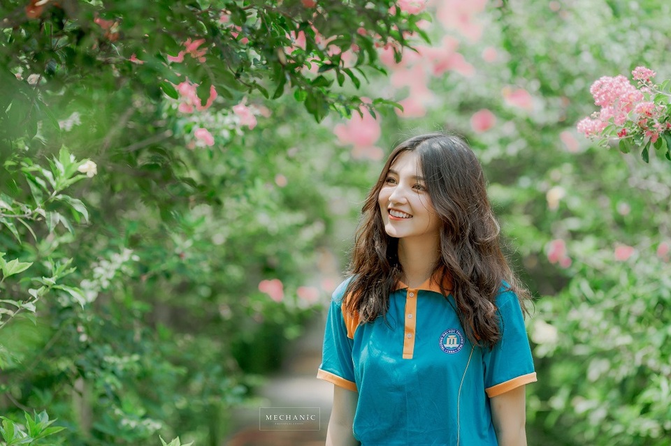 “Hot girl Thương mại” luôn bị nhận nhầm là con lai vì giống Tây - 5 “Hot girl Thương mại” luôn bị nhận nhầm là con lai vì giống Tây - 5