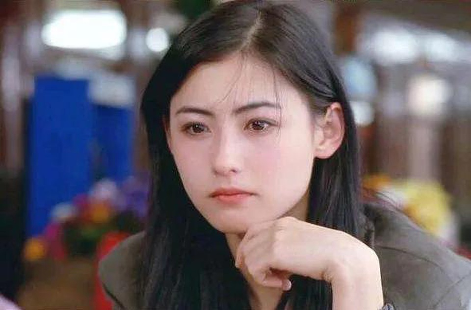 Ca hát thất bại nhưng Trương Bá Chi được khen về ngoại hình - 4 Ca hát thất bại nhưng Trương Bá Chi được khen về ngoại hình - 4