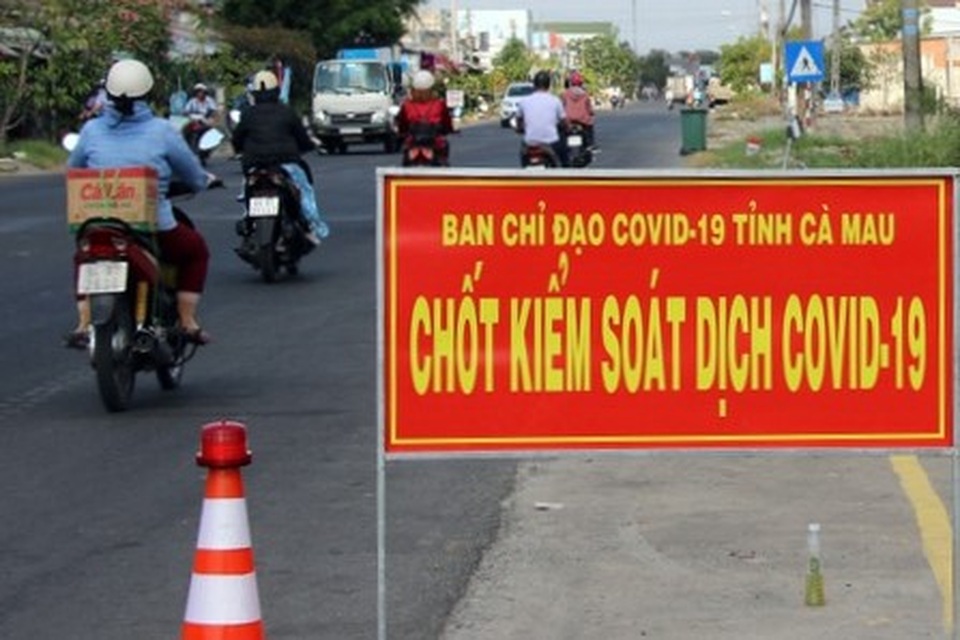 Cà Mau hỏa tốc lập chốt kiểm soát người từ ngoài tỉnh về - 1