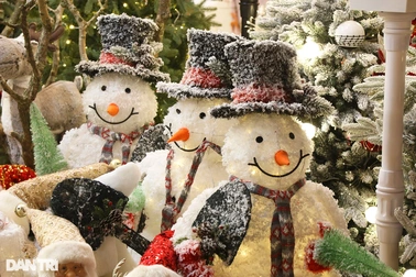 Không khí Noel rộn ràng hấp dẫn giới trẻ