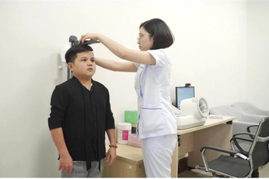 Người đàn ông dậy thì thành công ở tuổi 32 sau khi điều trị tại Vinmec