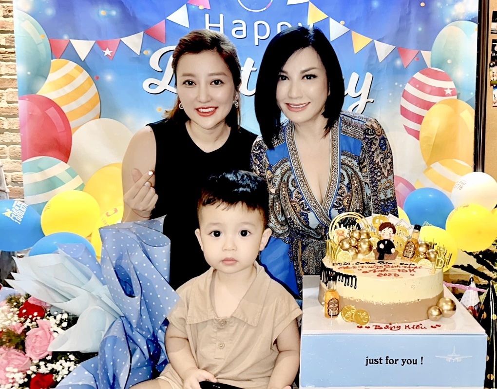 Trizzie Phương Trinh khen bạn gái Bằng Kiều không có chỗ nào để chê - 2 Trizzie Phương Trinh khen bạn gái Bằng Kiều không có chỗ nào để chê - 2