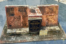 Đồng hồ đá xem giờ bằng ánh nắng độc nhất Việt Nam được tu bổ ra sao?