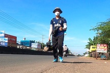 67 ngày đi bộ xuyên Việt của chàng trai xứ Thanh