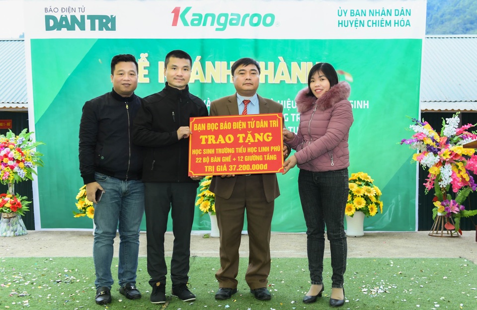 Khánh thành Phòng học Dân trí: Thầy trò hết cảnh vừa dạy, vừa lo lớp sập - 4 Khánh thành Phòng học Dân trí: Thầy trò hết cảnh vừa dạy, vừa lo lớp sập - 4