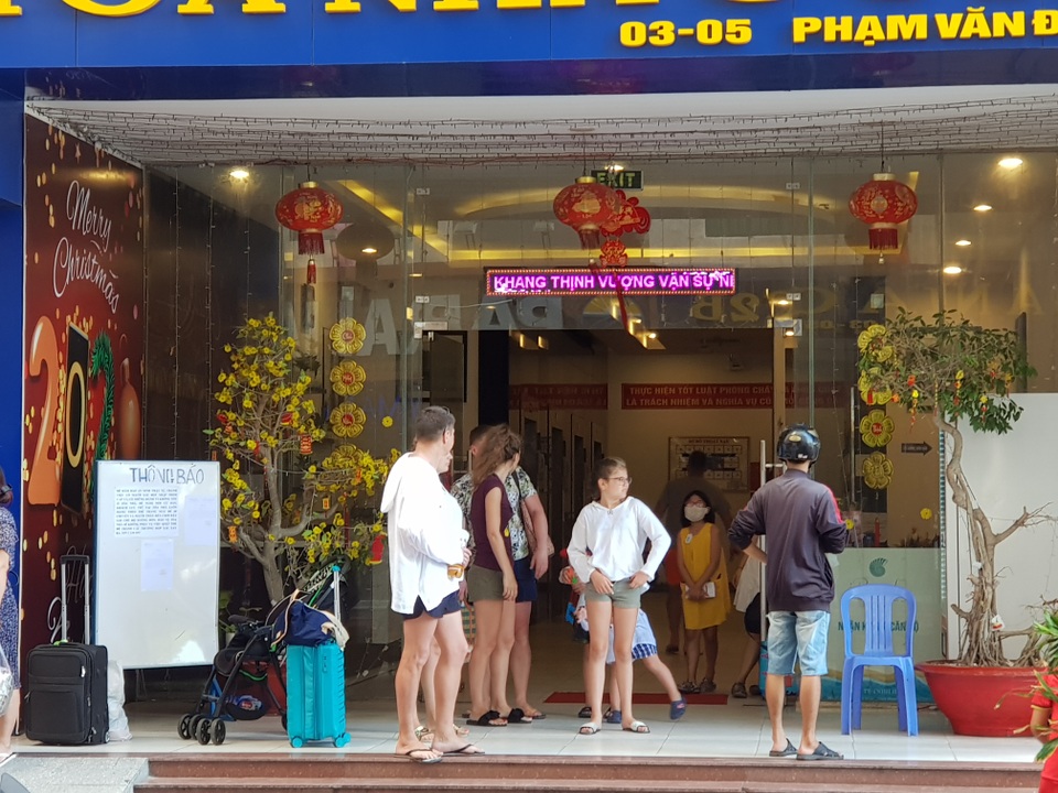 Sau chỉ đạo của Thủ tướng, hàng loạt tỉnh dừng karaoke, rạp chiếu phim... - 2 Sau chỉ đạo của Thủ tướng, hàng loạt tỉnh dừng karaoke, rạp chiếu phim... - 2
