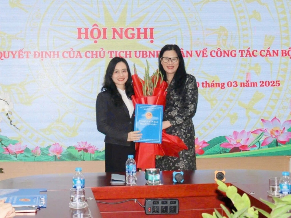 Hàng loạt trường ở Hà Nội có hiệu trưởng mới - 1