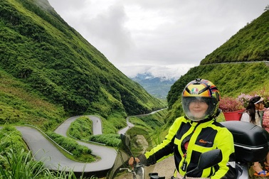 Nữ "phượt thủ" U60 đặt chân 62 tỉnh thành, leo 26km núi đầy ngoạn mục