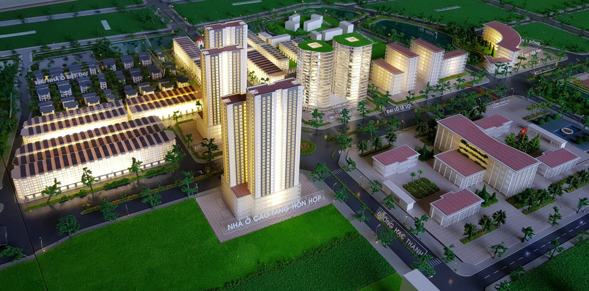 Hàng loạt trụ sở cũ bỏ hoang trên đại lộ đẹp nhất Thanh Hóa - 12 Hàng loạt trụ sở cũ bỏ hoang trên đại lộ đẹp nhất Thanh Hóa - 12