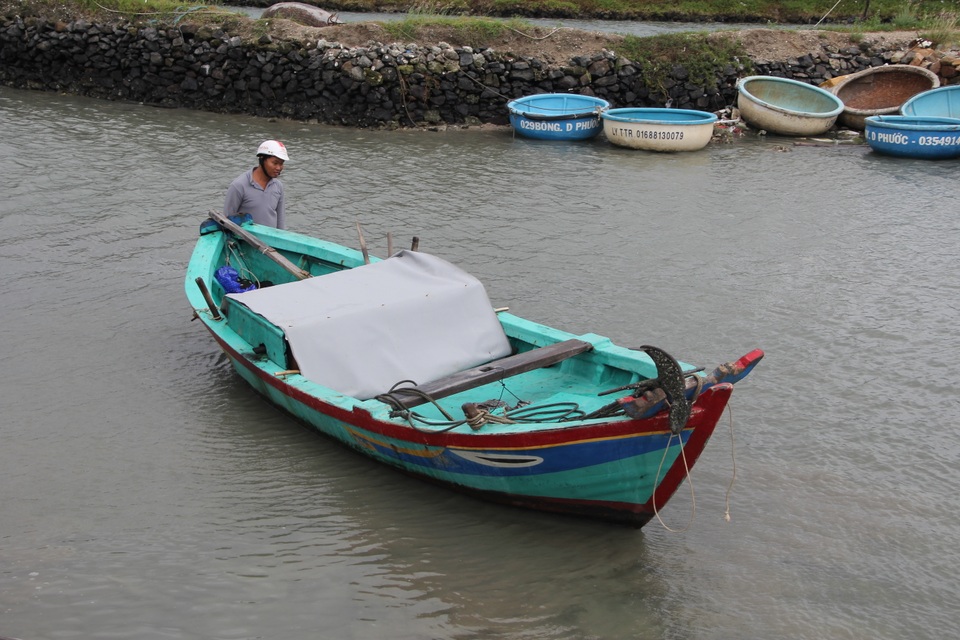 Phú Yên: Yêu cầu người dân không lơ là, chủ quan đối với bão số 12 - 1 Phú Yên: Yêu cầu người dân không lơ là, chủ quan đối với bão số 12 - 1