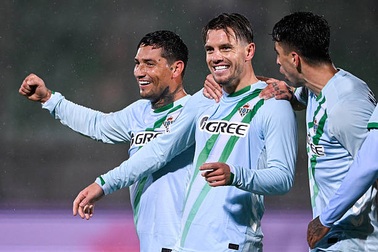 Đội bóng của Antony thăng hoa, AS Roma 3 lần hỏng phạt đền ở Europa League