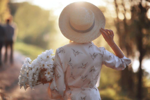 Em mở quán, chị dâu thường đến lấy đồ thừa và sự thật thắt lòng phía sau